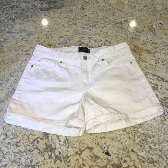 Gap White Shorts