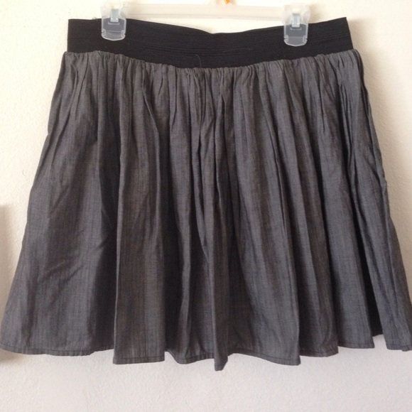 Gray flowy A-line skirt