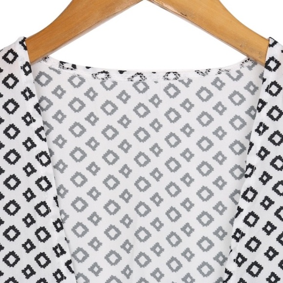 Geometric Chiffon Fringe Boho Kimono - Picture 4 of 4