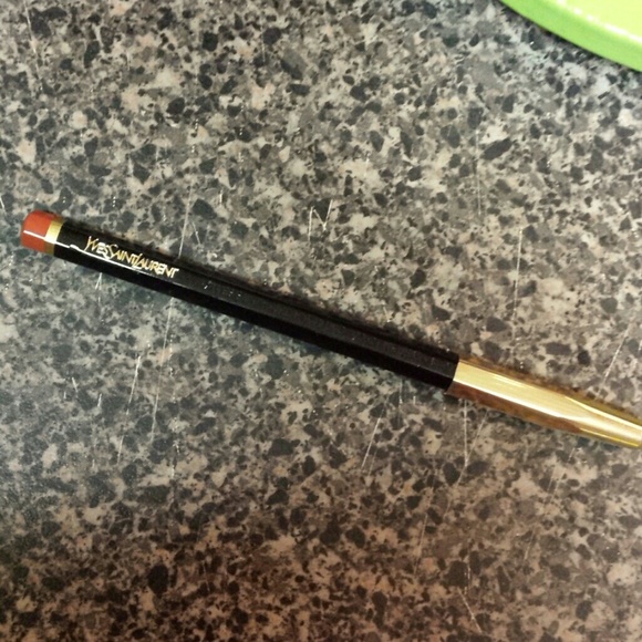 Ysl lip liner