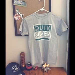 Grey quiksilver tee