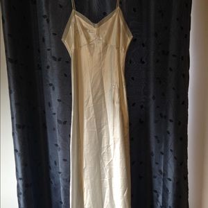 Vera Wang nightgown