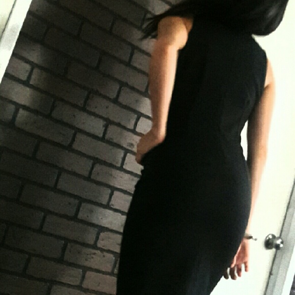 Clothes - Picture 3 of 4