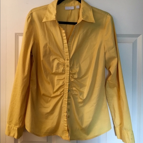 A curve conscience/stretchy collar shirt! - Picture 1 of 1