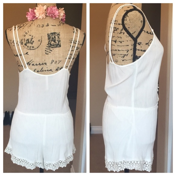 Beautiful White Romper - Picture 3 of 4