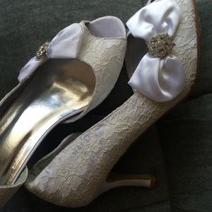 White lace wedding shoes