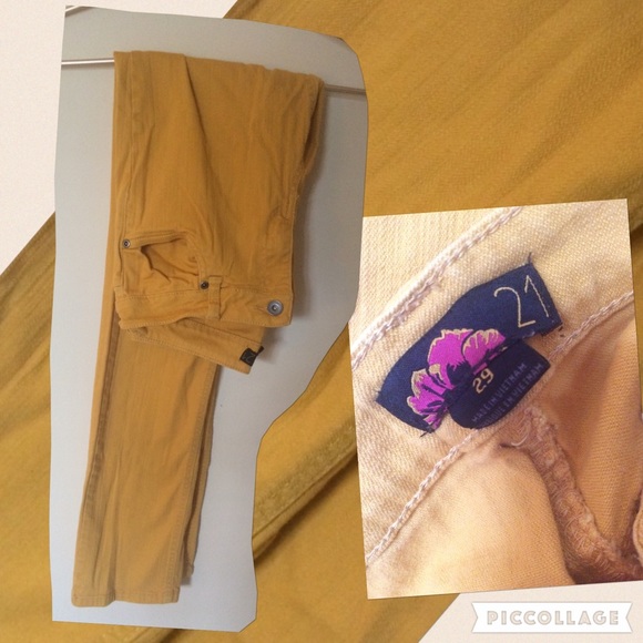 Mustard stretch skinny jeans, never worn