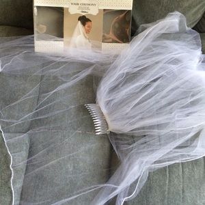 White single layer veil