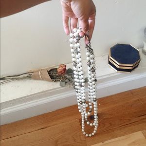Carrie Bradshaw pearl necklace
