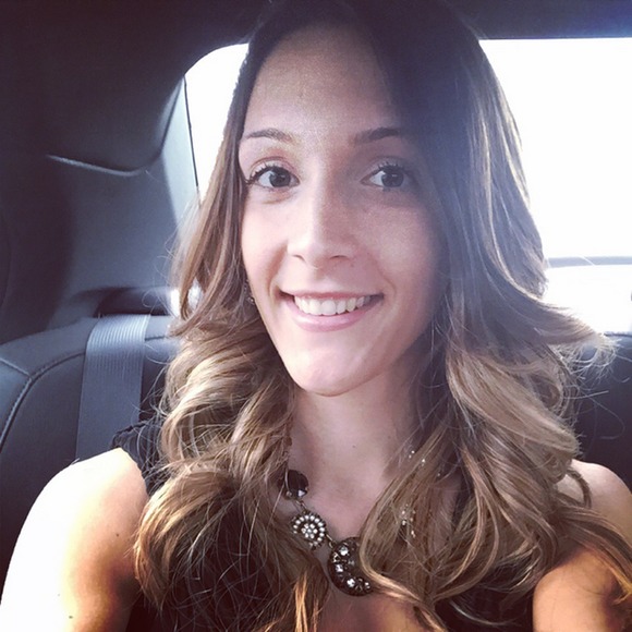 Meet your Posher, Nicole - Picture 1 of 1