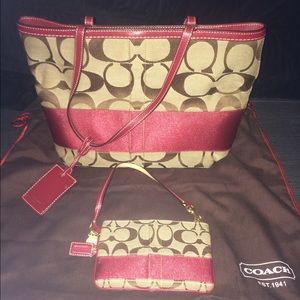 AUTHENTIC COACH: Med.size bag w/ matching wristlet