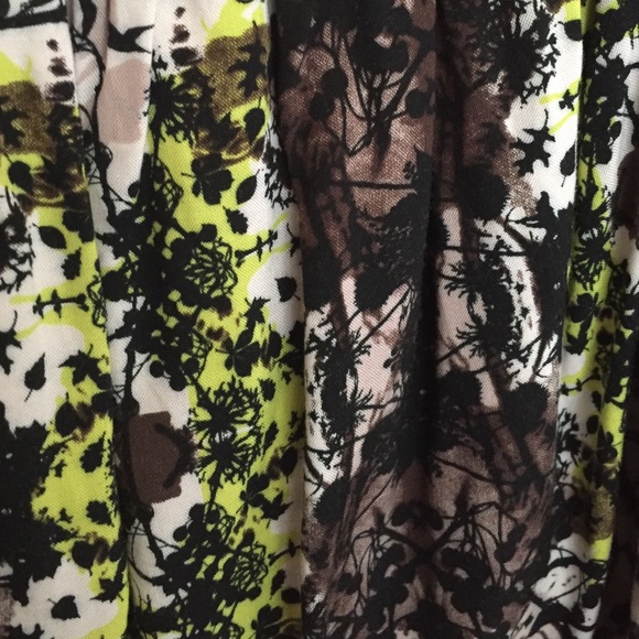 Mini skirt - Picture 3 of 3