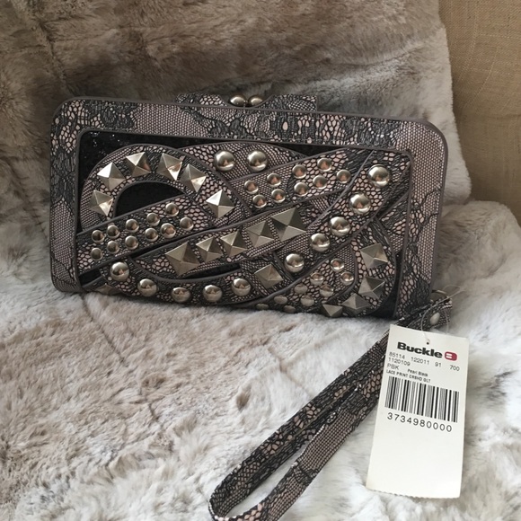 Clutch from Buckle.