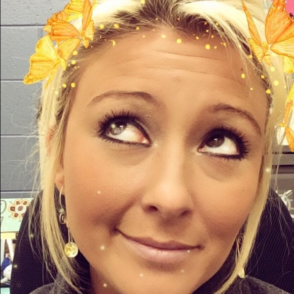 Meet your Posher, Brandy - Picture 2 of 6