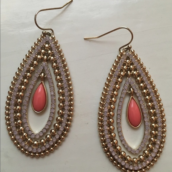 Jessica Simpson Peach Dangle earrings