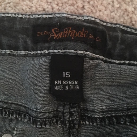 Shorts - Picture 2 of 4