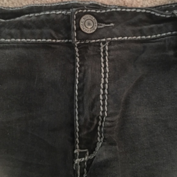 Shorts - Picture 3 of 4