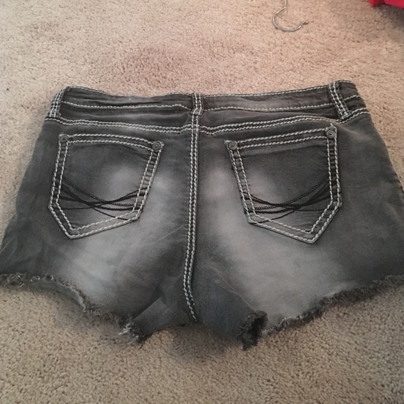 Shorts - Picture 4 of 4