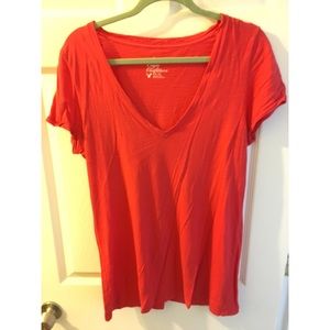 American Eagle v-neck tee