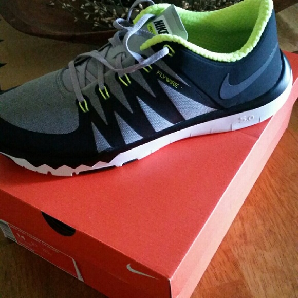 Brand New Men's Nike Size 14