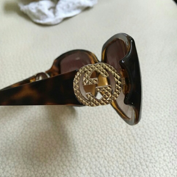 Gucci Tortoiseshell Sunglasses - Picture 3 of 4