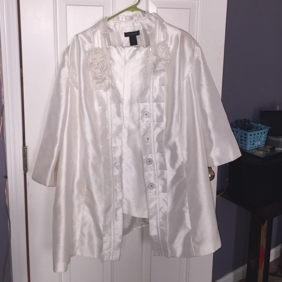 Glimmering white pantsuit