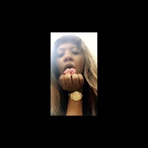 Meet your Posher, Sierra