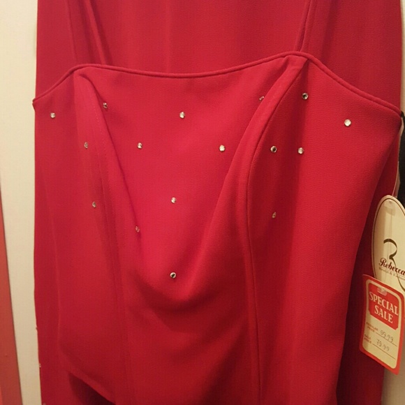 Classy Red 2 pc Gorgeous NWT Rhinestone outfit - Picture 1 of 3