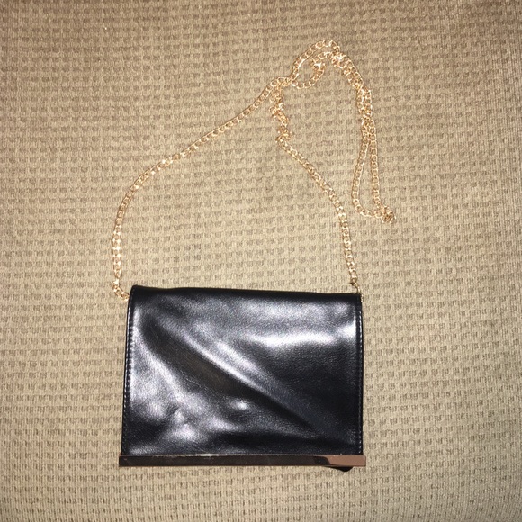 Cross body black purse!