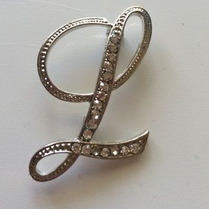 Brooch letter L