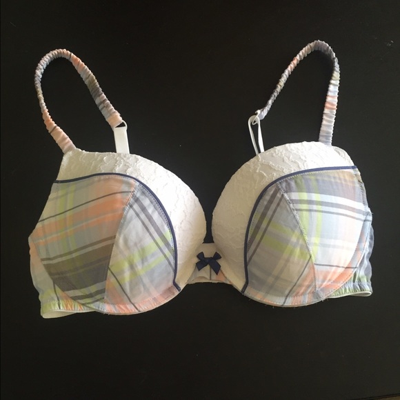 NWOT Victoria secret push up bra 34d