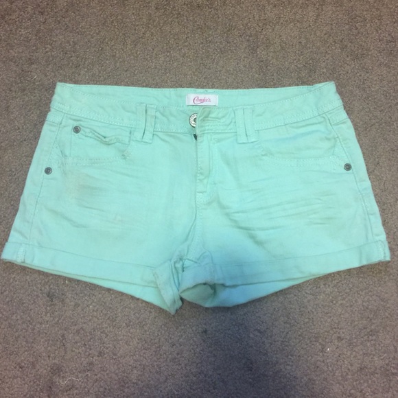 🚨DONATED🚨Candies Jean Short - Picture 1 of 1