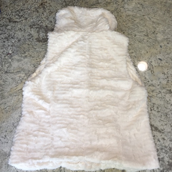Cream Faux Fur Vest - Picture 2 of 2