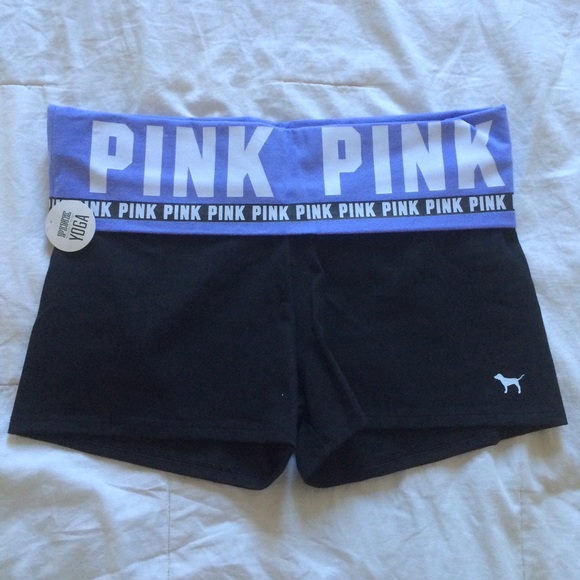 PINK LOGO YOGA SHORTS IN MISTY LILAC