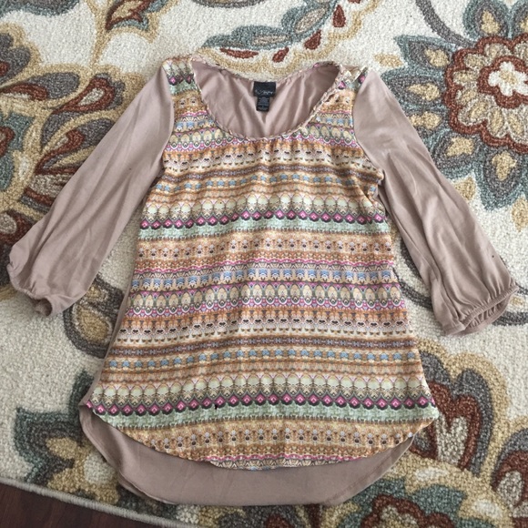 Buckle top