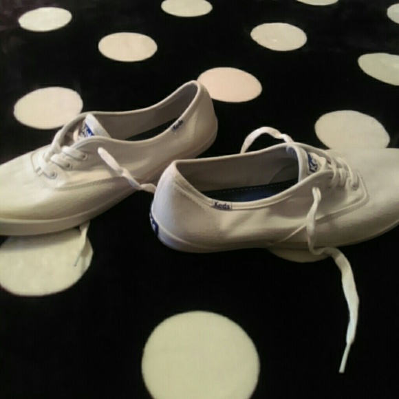 White canvas keds DO NOT BUY FOR TRADE
