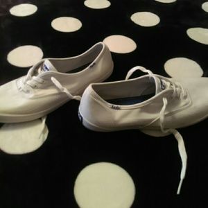 White canvas keds DO NOT BUY FOR TRADE