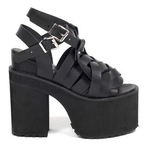 Unif Julian Platform size 7 / Black (BRAND NEW)