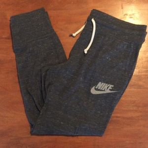 Nike Women's Gym Vintage Capris