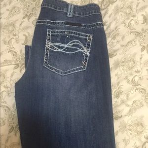 Cowgirl Tuff DFMI Crystal 31x33