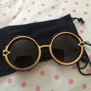 Round gold rimmed hipster retro style sunglasses