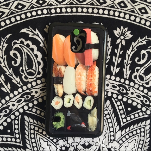 Samsung Galaxy S5 Bundle - Picture 4 of 4