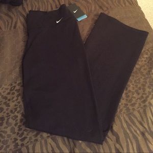 NWT Woman's Nike Stretch Pants
