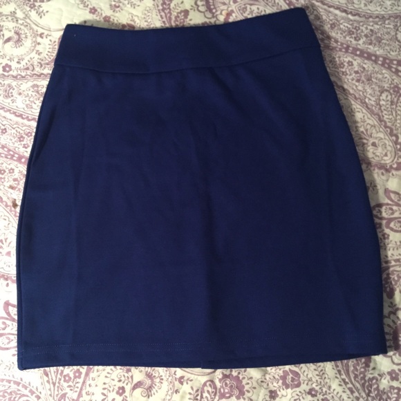 New Tobi Wild Child Mini Skirt - Picture 2 of 4