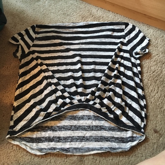 Black and White Crop top - Picture 2 of 2