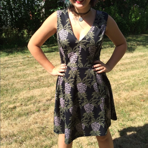 H&M Hawaiian pineapple deep-v fit & flare dress L - Picture 4 of 4