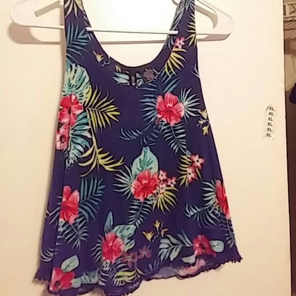 floral Hawaiian tank top - Picture 2 of 3