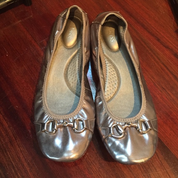 Silver flats