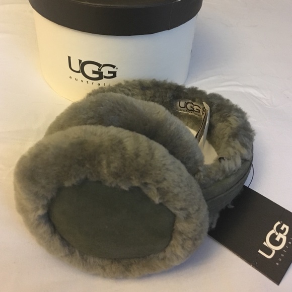 Grey UGG Australia Earmuffs - Picture 4 of 4