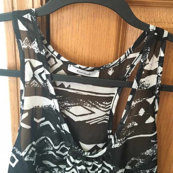 Aztec Printed Tank Top - Picture 2 of 3